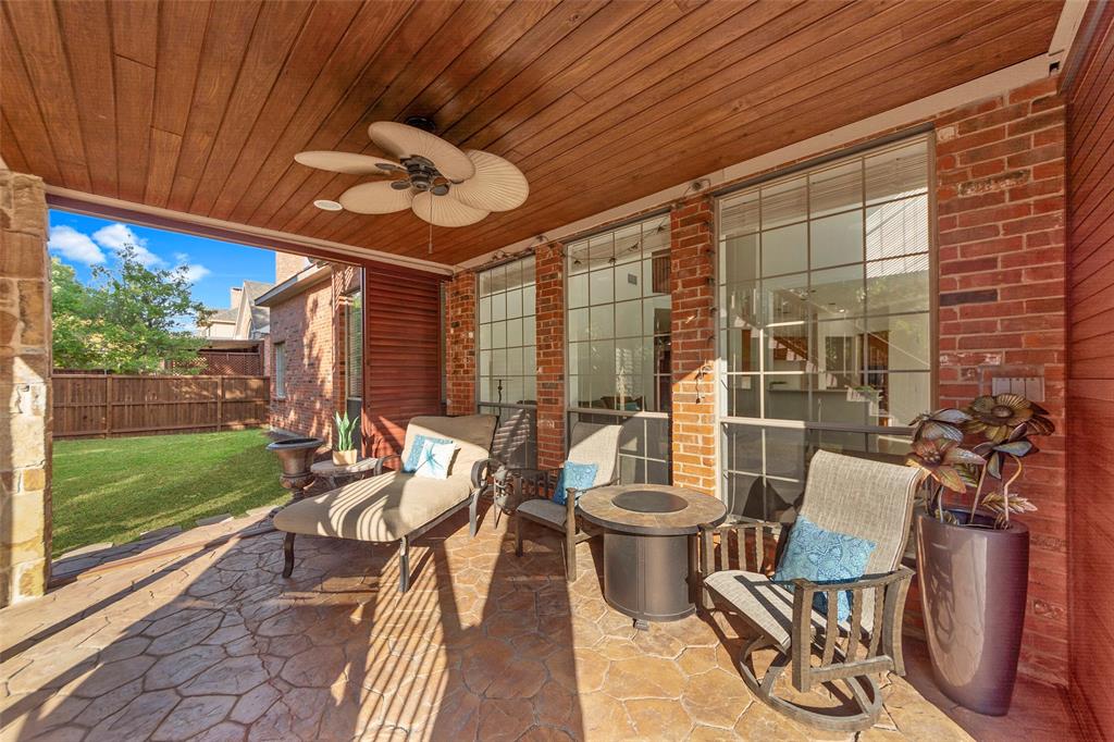 905 Sonora Drive Allen, TX 75013 - Photo 37 of 40 a balcony with furniture and a potted plant