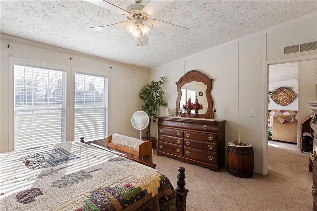 3051 Altamahaw Union Ridge Road Burlington, NC 27217 - Photo 14 of 29 Gallery Image 14