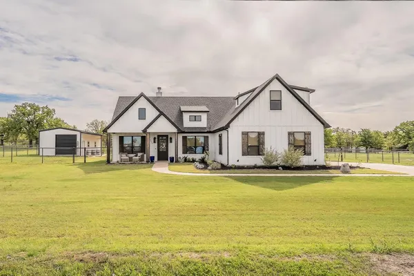 $570,000 | 2004 Feather Lane, Weatherford, TX 76088