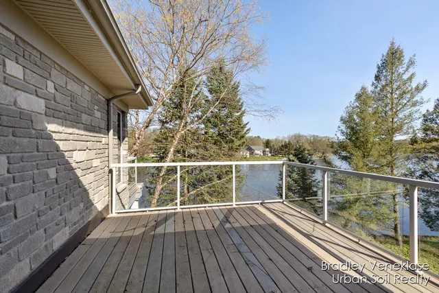 $3,490,000 | 7635 Sandy Hollow Drive Southeast, Alto, MI 49302