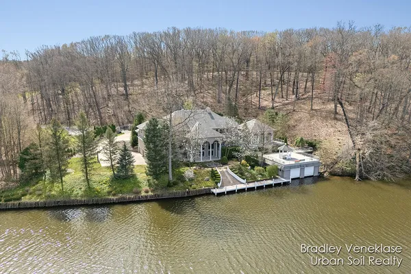 $3,490,000 | 7635 Sandy Hollow Drive Southeast, Alto, MI 49302