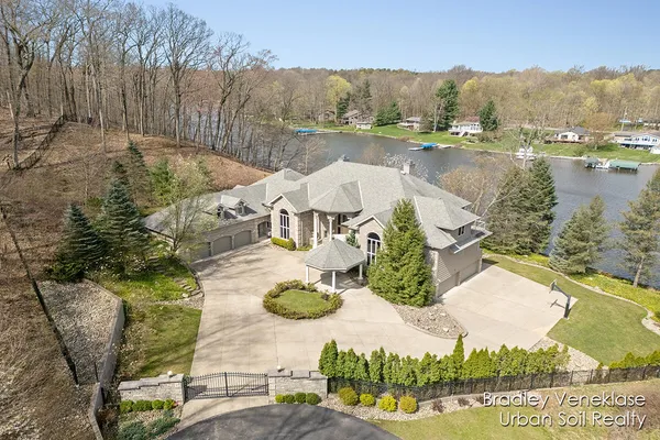 $3,490,000 | 7635 Sandy Hollow Drive Southeast, Alto, MI 49302