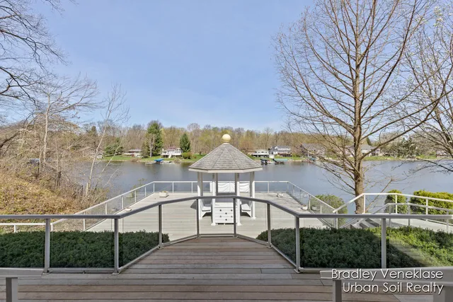 $3,490,000 | 7635 Sandy Hollow Drive Southeast, Alto, MI 49302