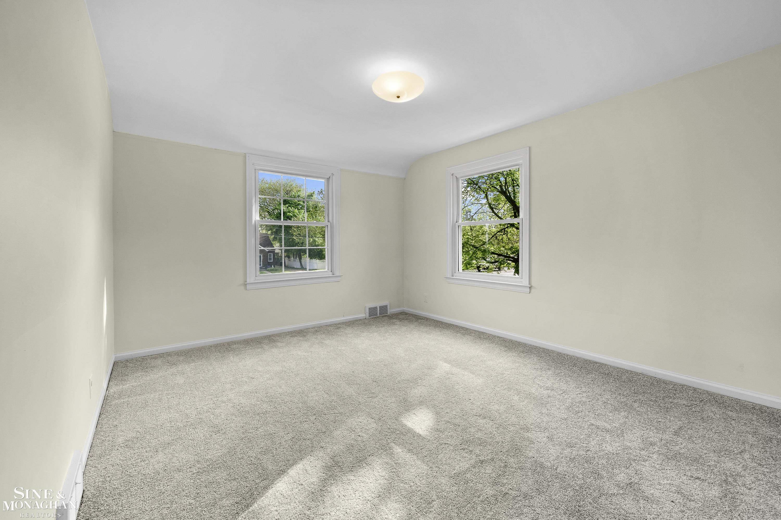 419 Moross Road Grosse Pointe, MI 48236 - Photo 19 of 32 50174868-1233460e-98ff-445a-bf4d-1469cc447d97.JPG