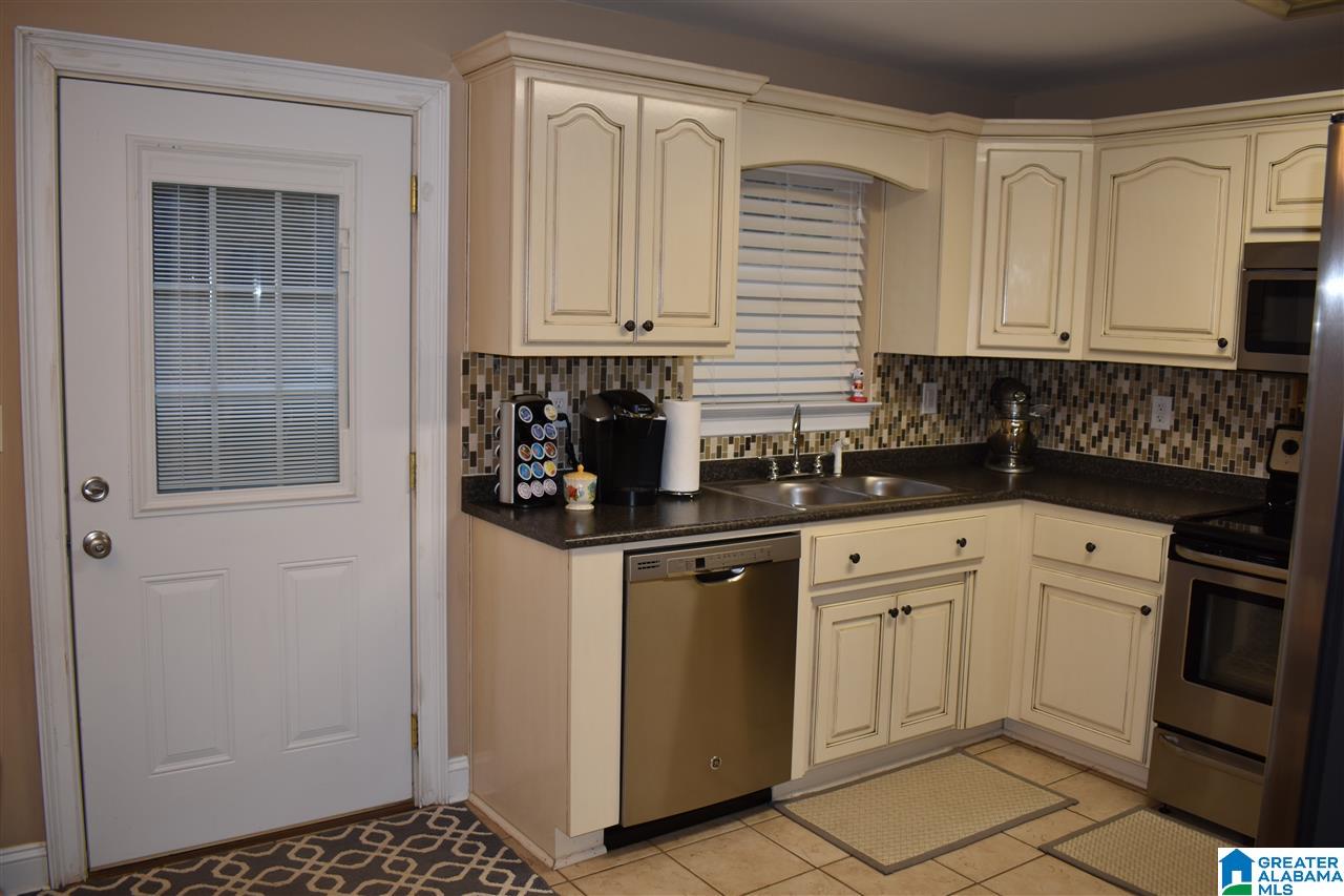 2794 Mount View Road Hayden, AL 35079 - Photo 7 of 28