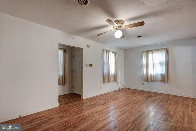 $195,000 | 321 Bassett Avenue, New Castle, DE 19720