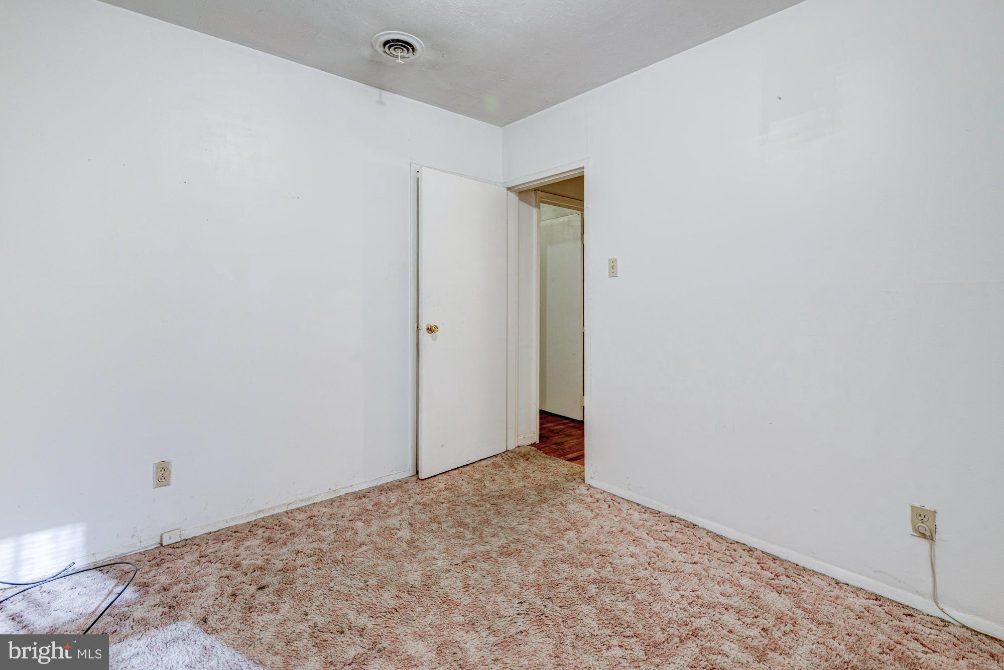 321 Bassett Avenue New Castle, DE 19720 - Photo 26 of 29 a view of hallway
