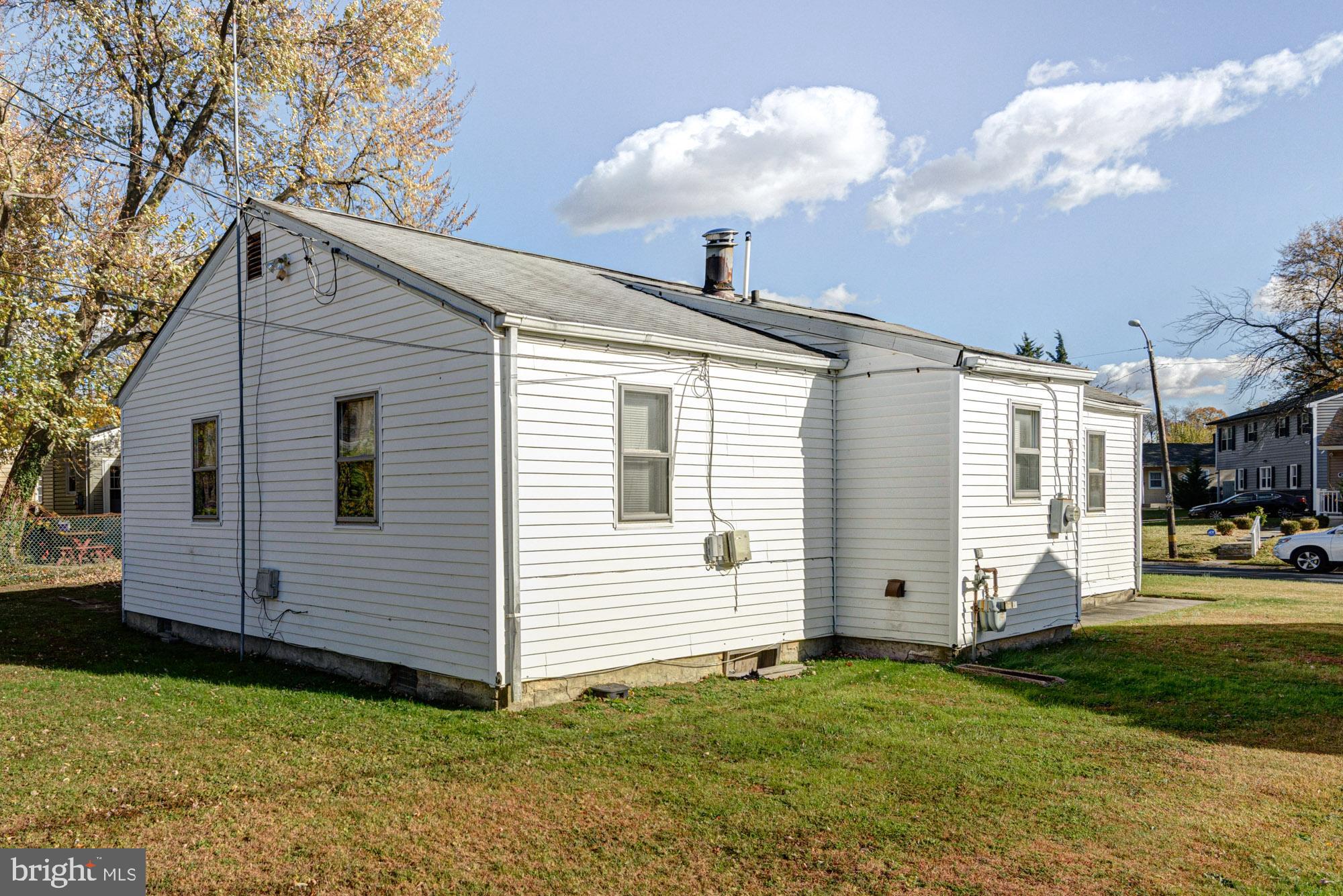 321 Bassett Avenue New Castle, DE 19720 - Photo 8 of 29 a view of a house with a yard