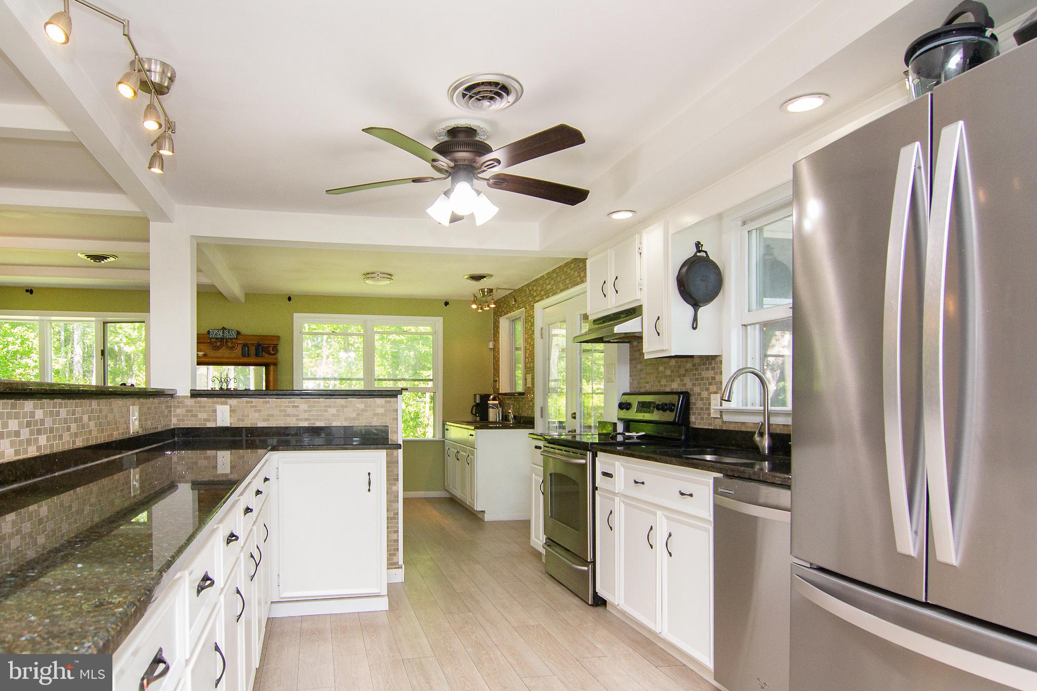 4286 Louisville Road Finksburg, MD 21048 - Photo 4 of 43 Beautiful island! Open concept!
