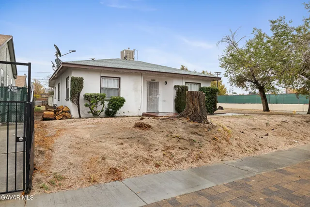 a view of a house with a outdoor space