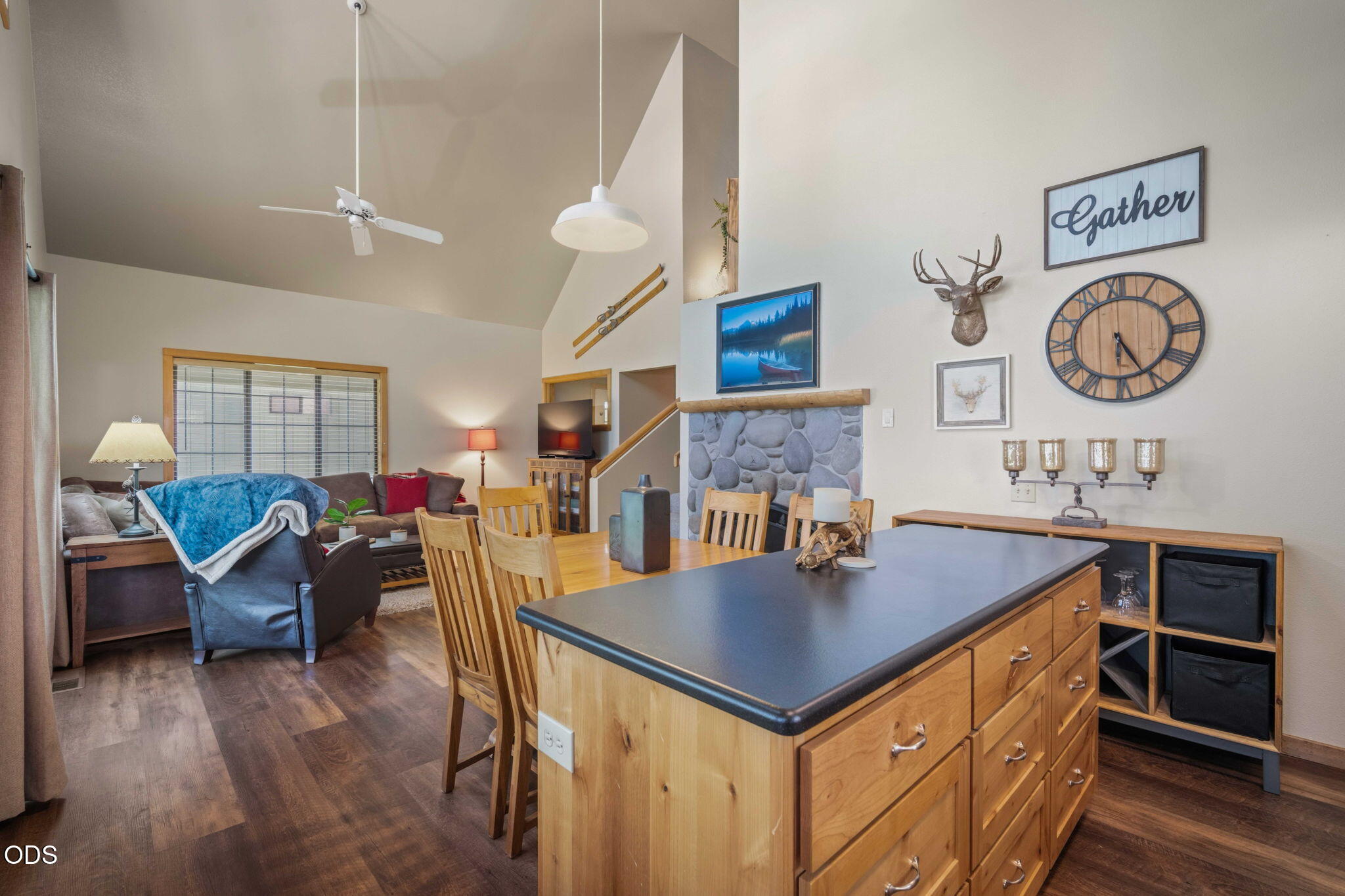 57499 Circle 4 Cabin Road, Unit 26 Sunriver, OR 97707 - Photo 16 of 44