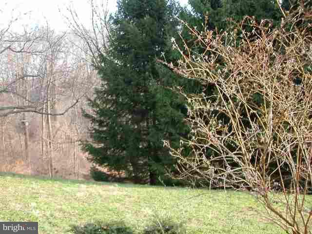 4859 Hawthorn Road Harrisburg, PA 17111 - Photo 3 of 9 Gallery Image 3