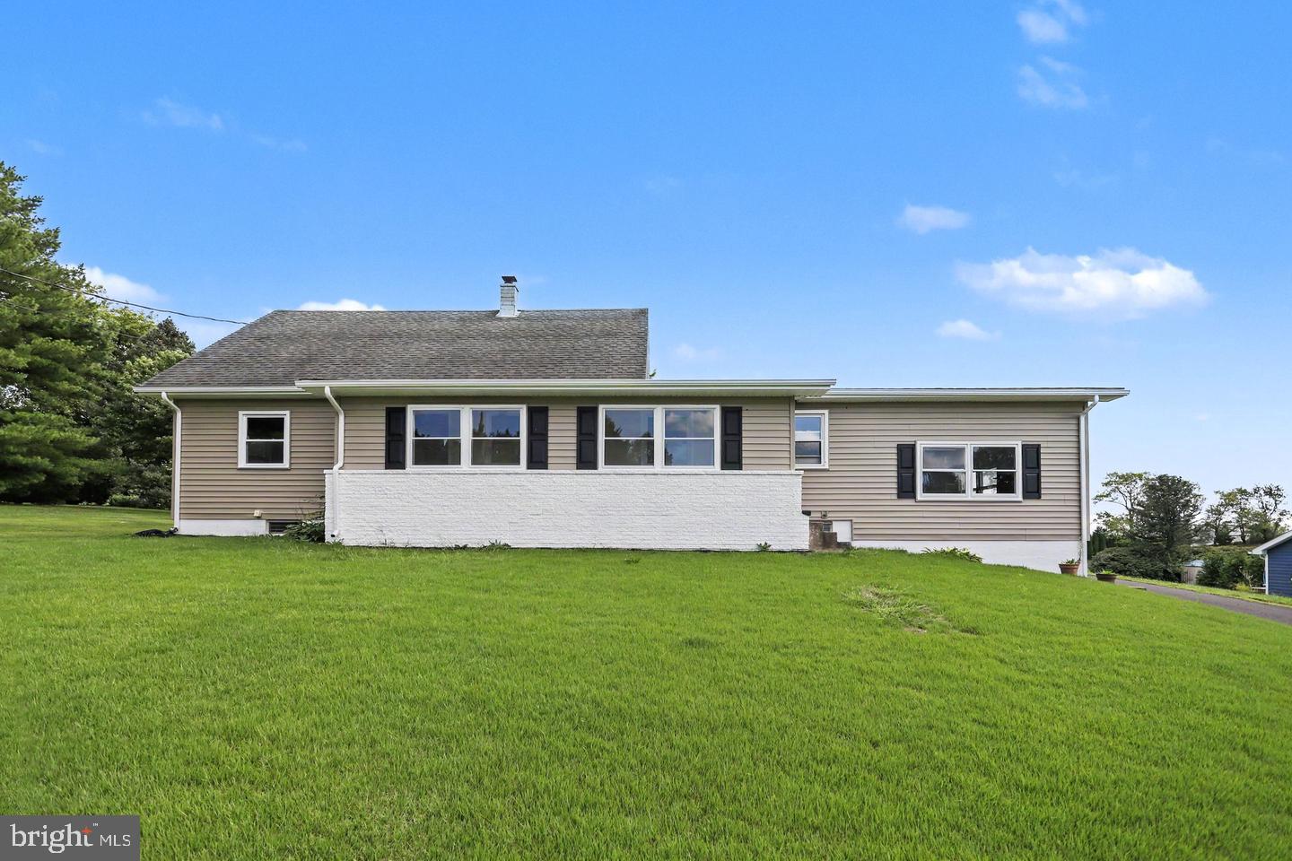 2008 Weavertown Road Lebanon, PA 17046 - Photo 1 of 38 Gallery Image 1