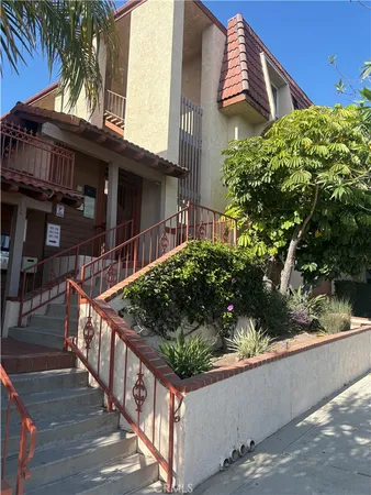 $499,000 | 2101 East 21st Street, Unit 102, Signal Hill, CA 90755