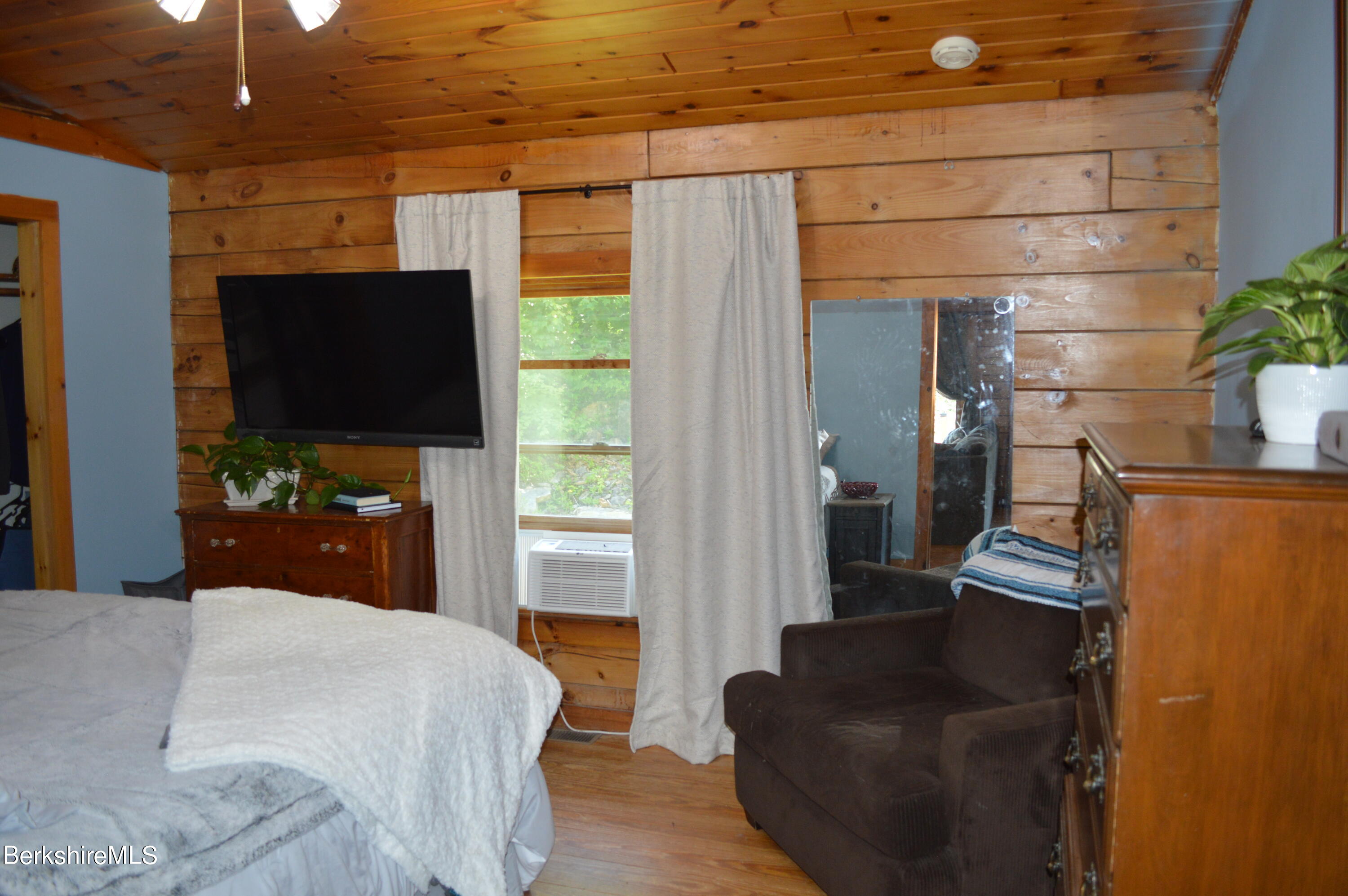 684 Leonhardt Road Becket, MA 01223 - Photo 25 of 56 1st Bedroom / with bath