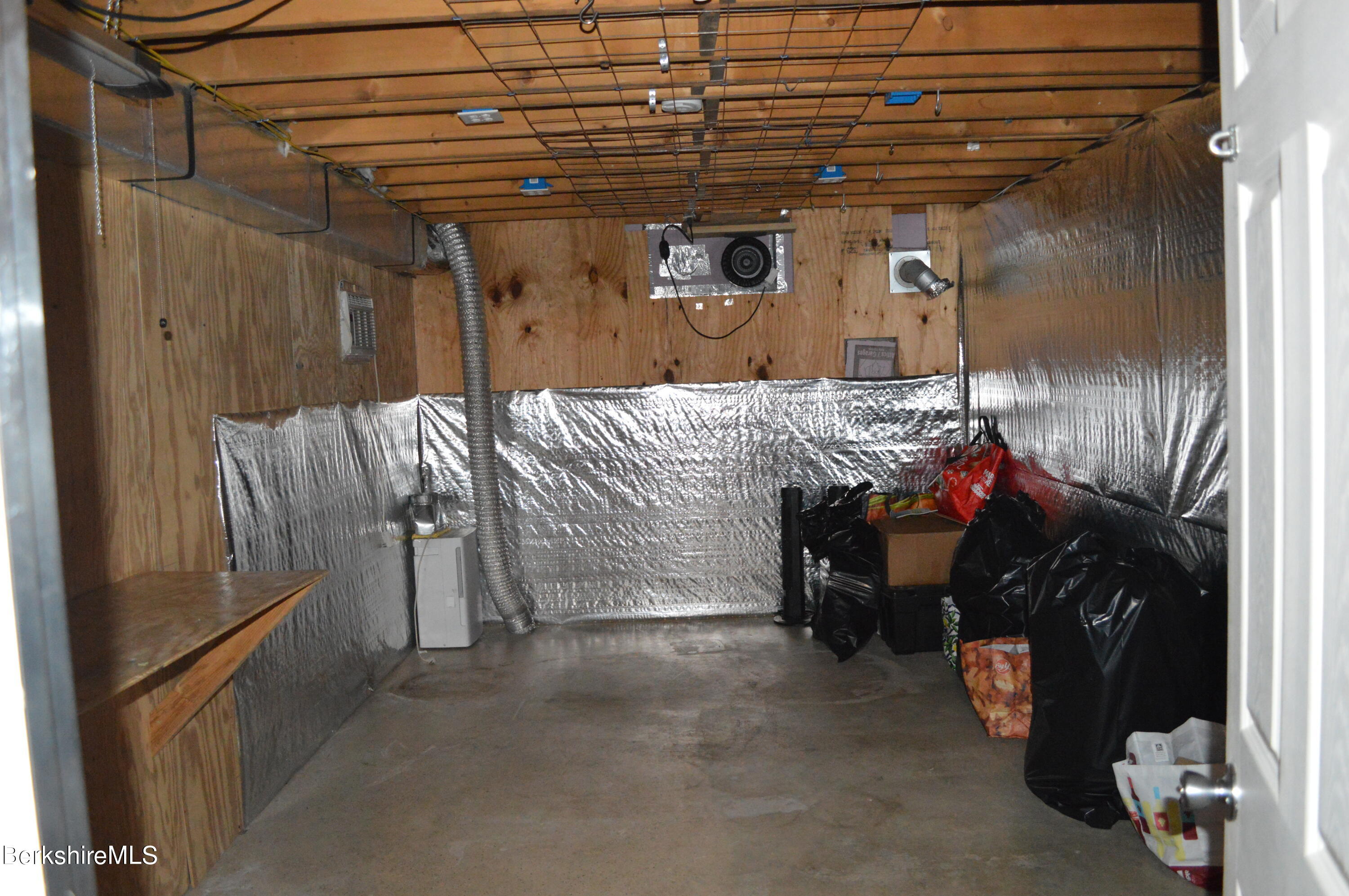 684 Leonhardt Road Becket, MA 01223 - Photo 37 of 56 Extra room