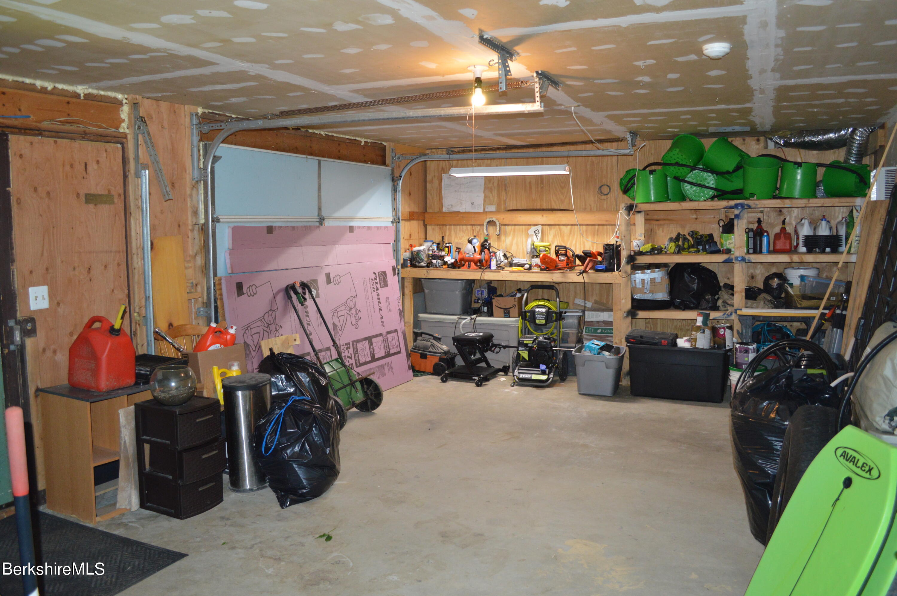 684 Leonhardt Road Becket, MA 01223 - Photo 38 of 56 Garage