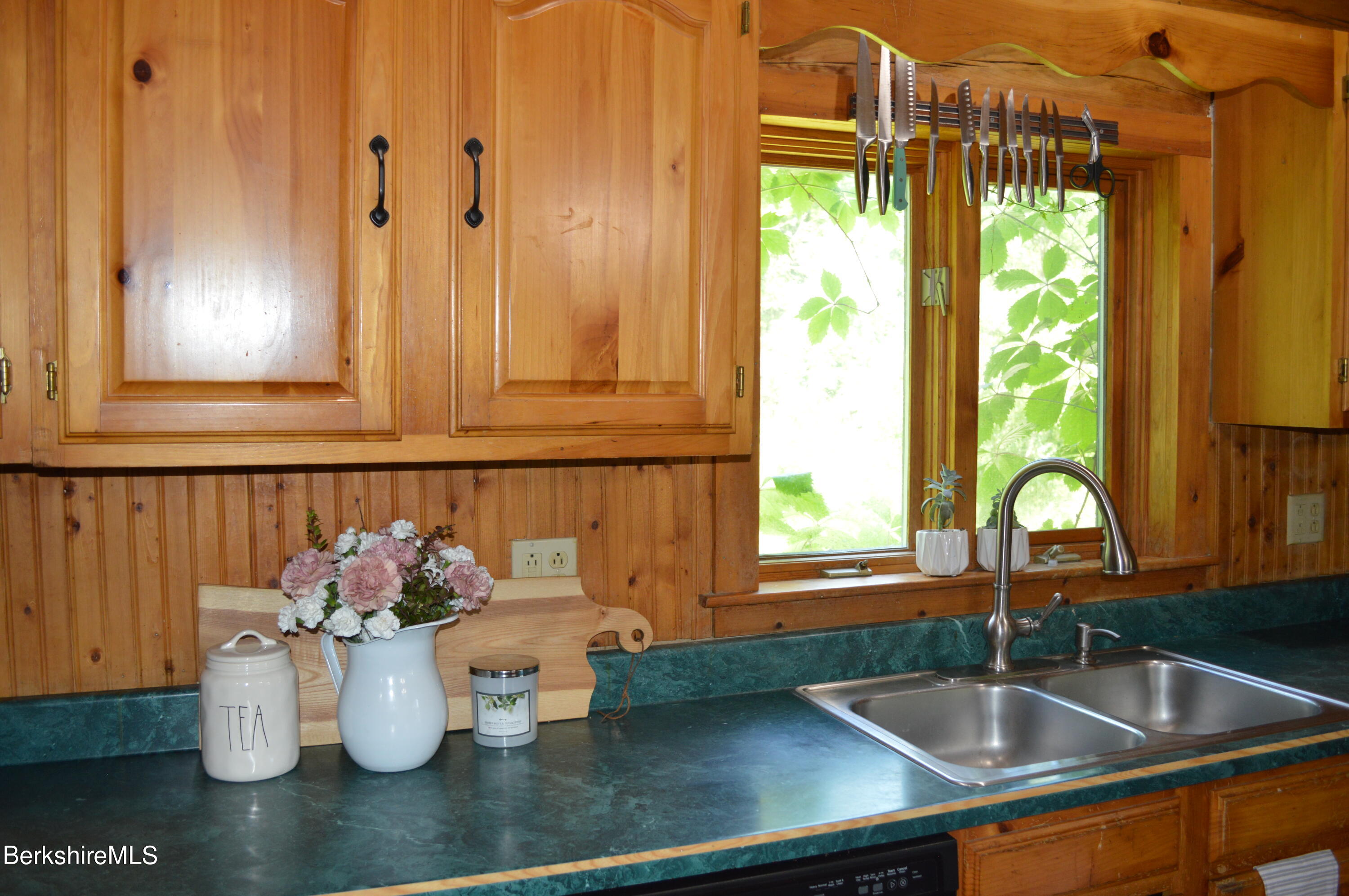 684 Leonhardt Road Becket, MA 01223 - Photo 10 of 56 Kitchen