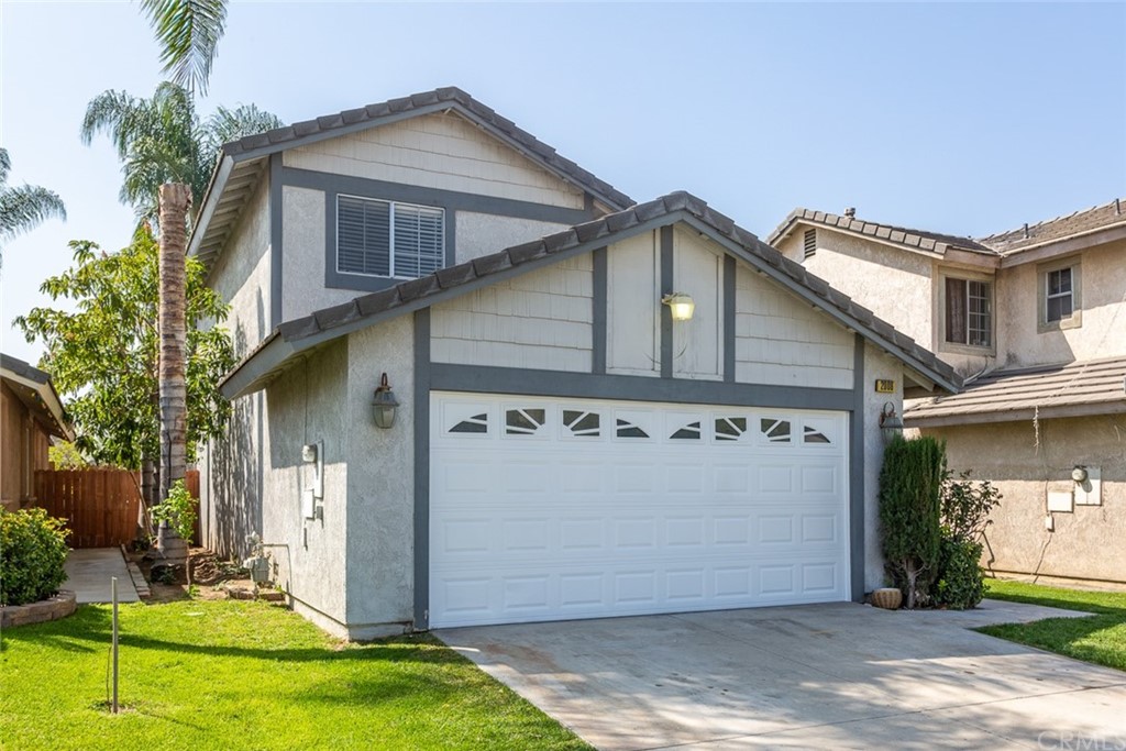 2008 West Date Tree Road Colton, CA 92324 - Photo 1 of 1 a front view of house with yard