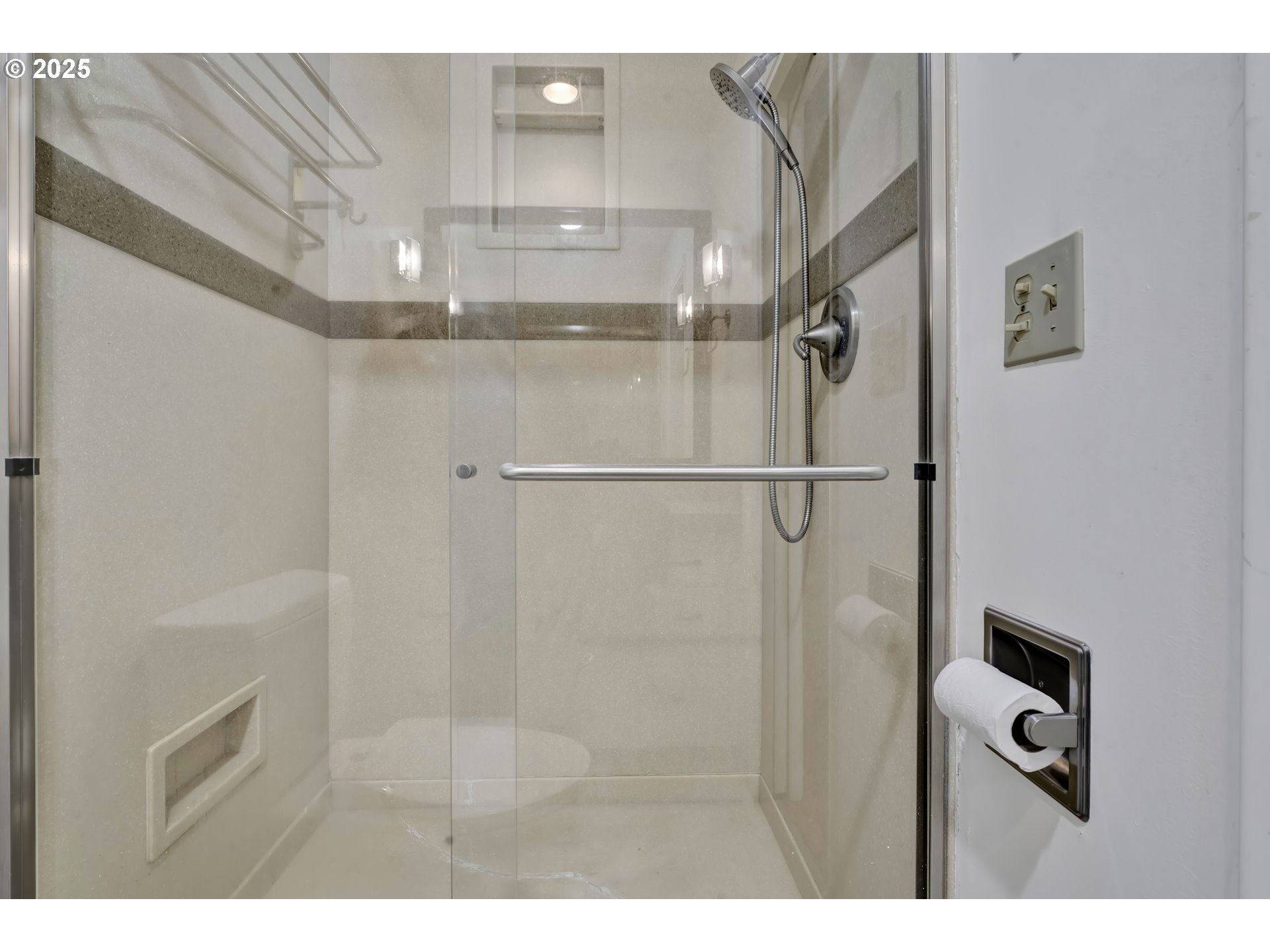 2140 Tabor Street Eugene, OR 97401 - Photo 18 of 26 a bathroom with a shower