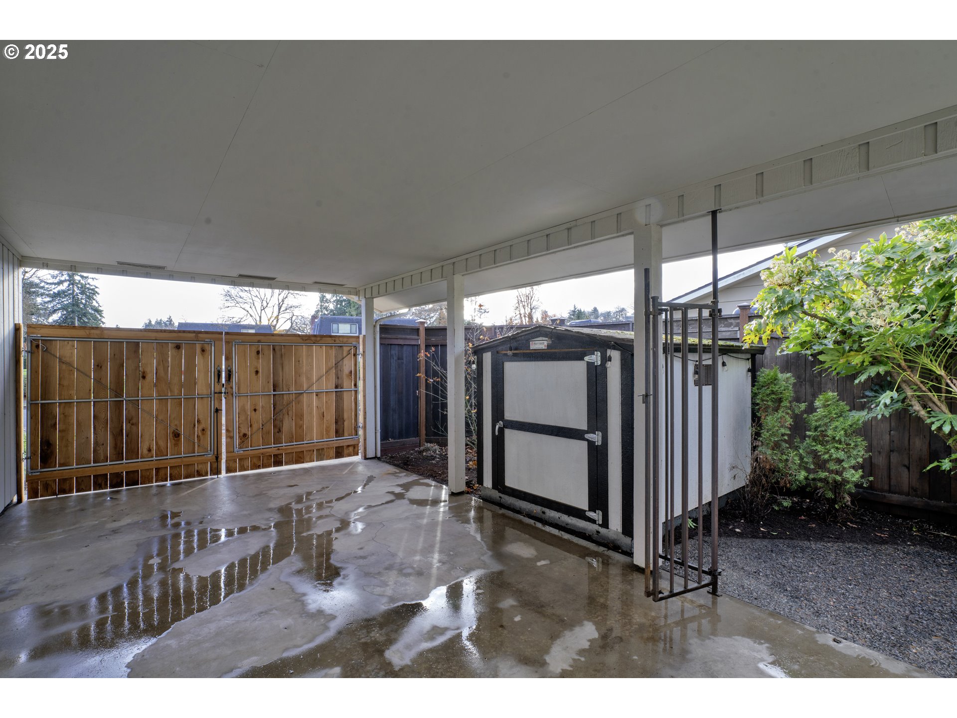 2140 Tabor Street Eugene, OR 97401 - Photo 22 of 26 a view of a backyard