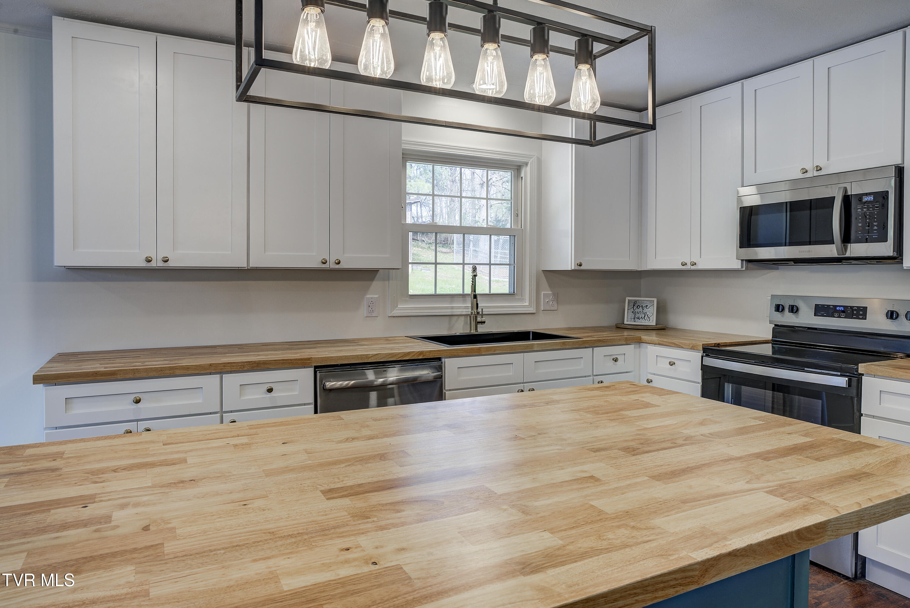 3017 Winesap Road Kingsport, TN 37663 - Photo 13 of 45 13