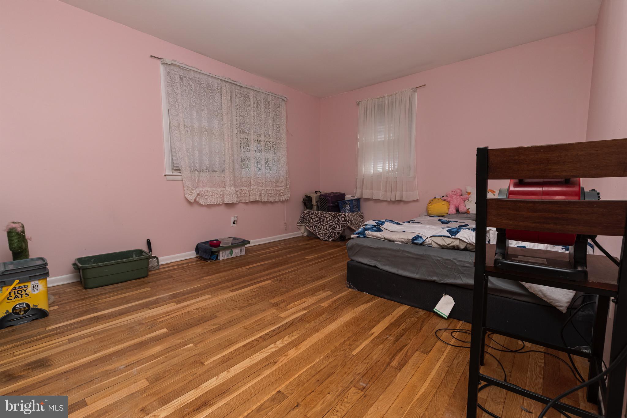 30 Timberline Drive Newark, DE 19711 - Photo 23 of 39 a bed room with a bed and a chair