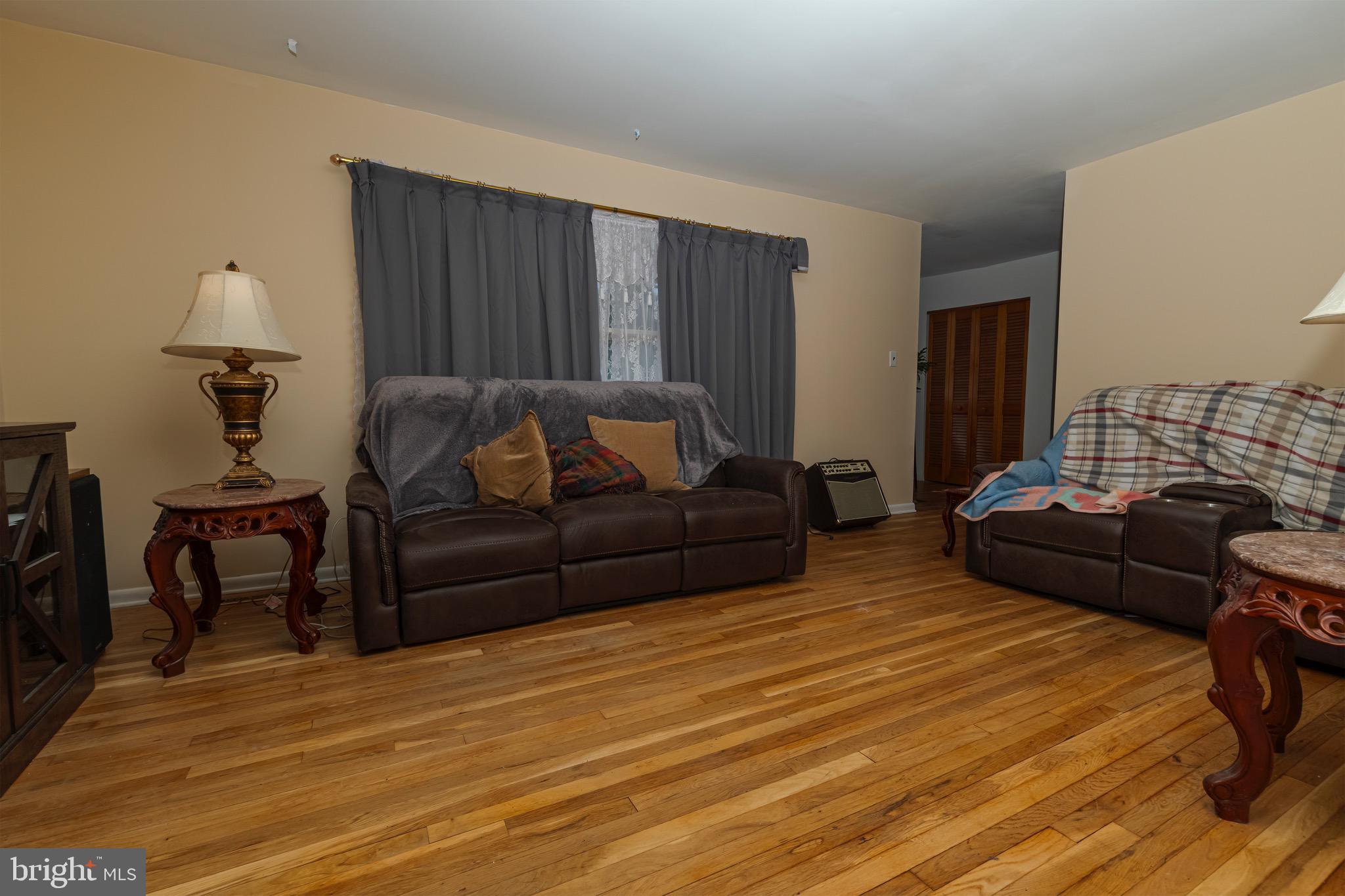 30 Timberline Drive Newark, DE 19711 - Photo 8 of 39 a living room with furniture