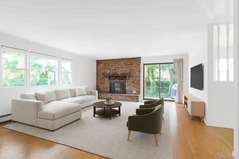 $799,000 | 12 Violet Road, Bayville, NY 11709