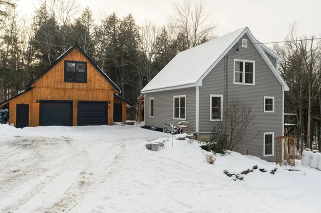 $650,000 | 2170 Wildlife Road, Hartford, VT 05001