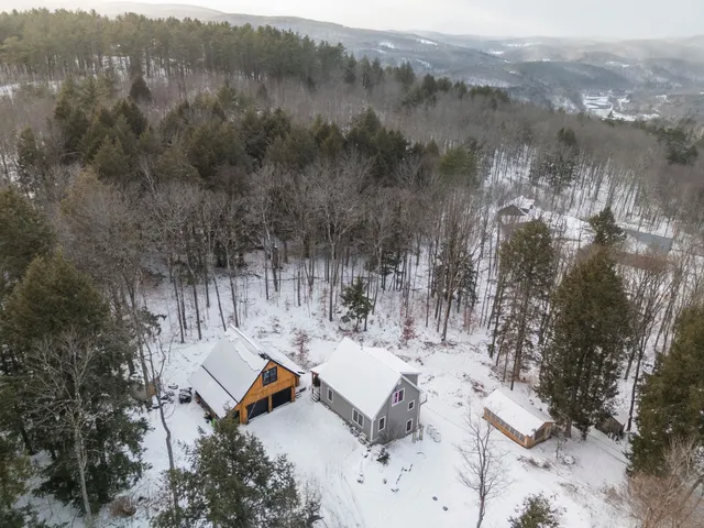 $650,000 | 2170 Wildlife Road, Hartford, VT 05001