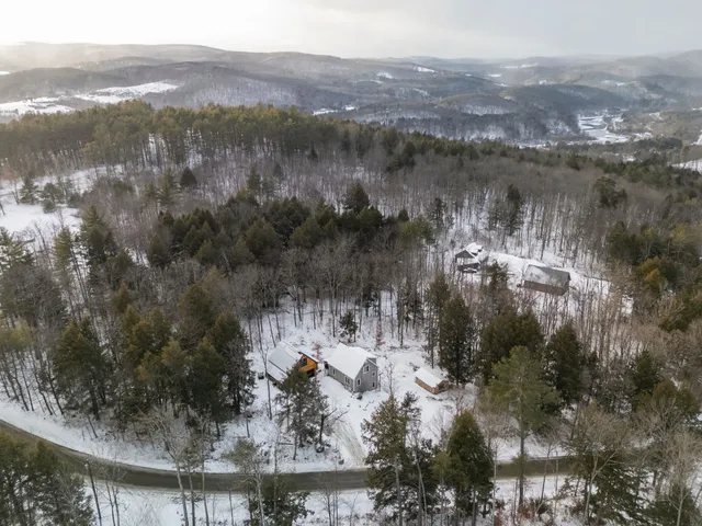 $650,000 | 2170 Wildlife Road, Hartford, VT 05001