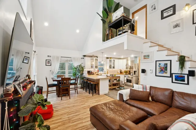 $650,000 | 2170 Wildlife Road, Hartford, VT 05001