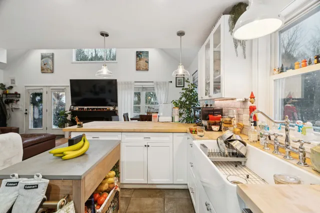 $650,000 | 2170 Wildlife Road, Hartford, VT 05001