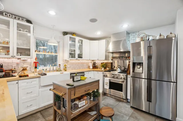 $650,000 | 2170 Wildlife Road, Hartford, VT 05001