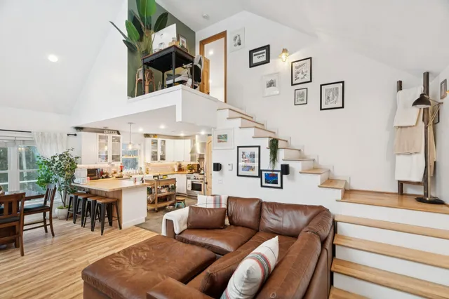 $650,000 | 2170 Wildlife Road, Hartford, VT 05001