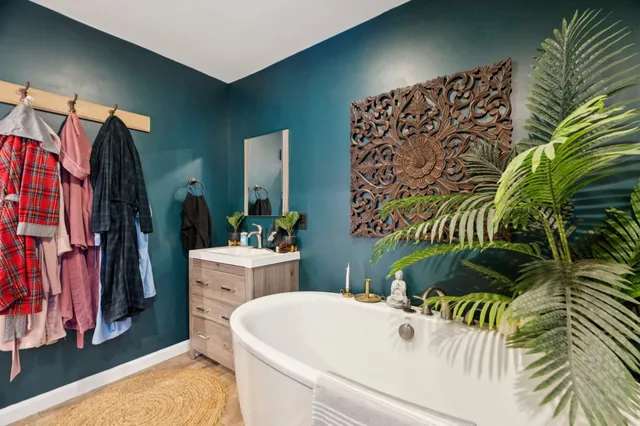 $650,000 | 2170 Wildlife Road, Hartford, VT 05001