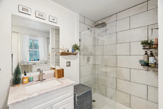 $650,000 | 2170 Wildlife Road, Hartford, VT 05001