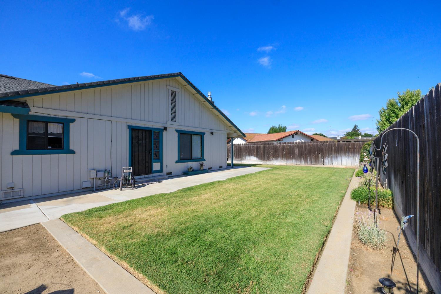 1647 Running Ceres, CA 95307 - Photo 43 of 55