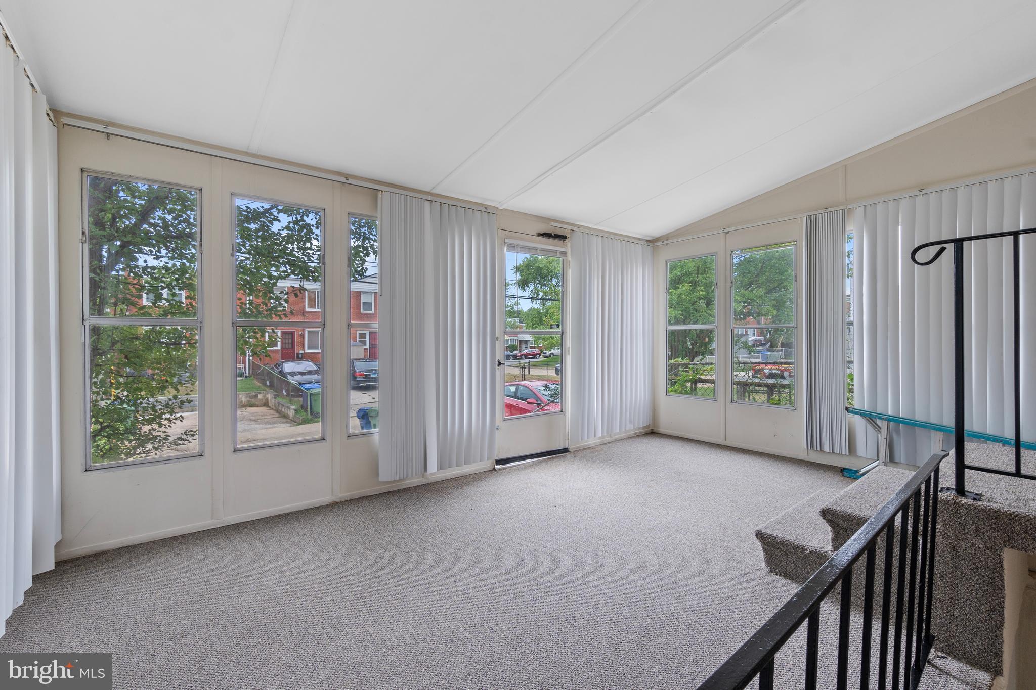 5472 Bucknell Road Baltimore, MD 21206 - Photo 24 of 34 Sun room