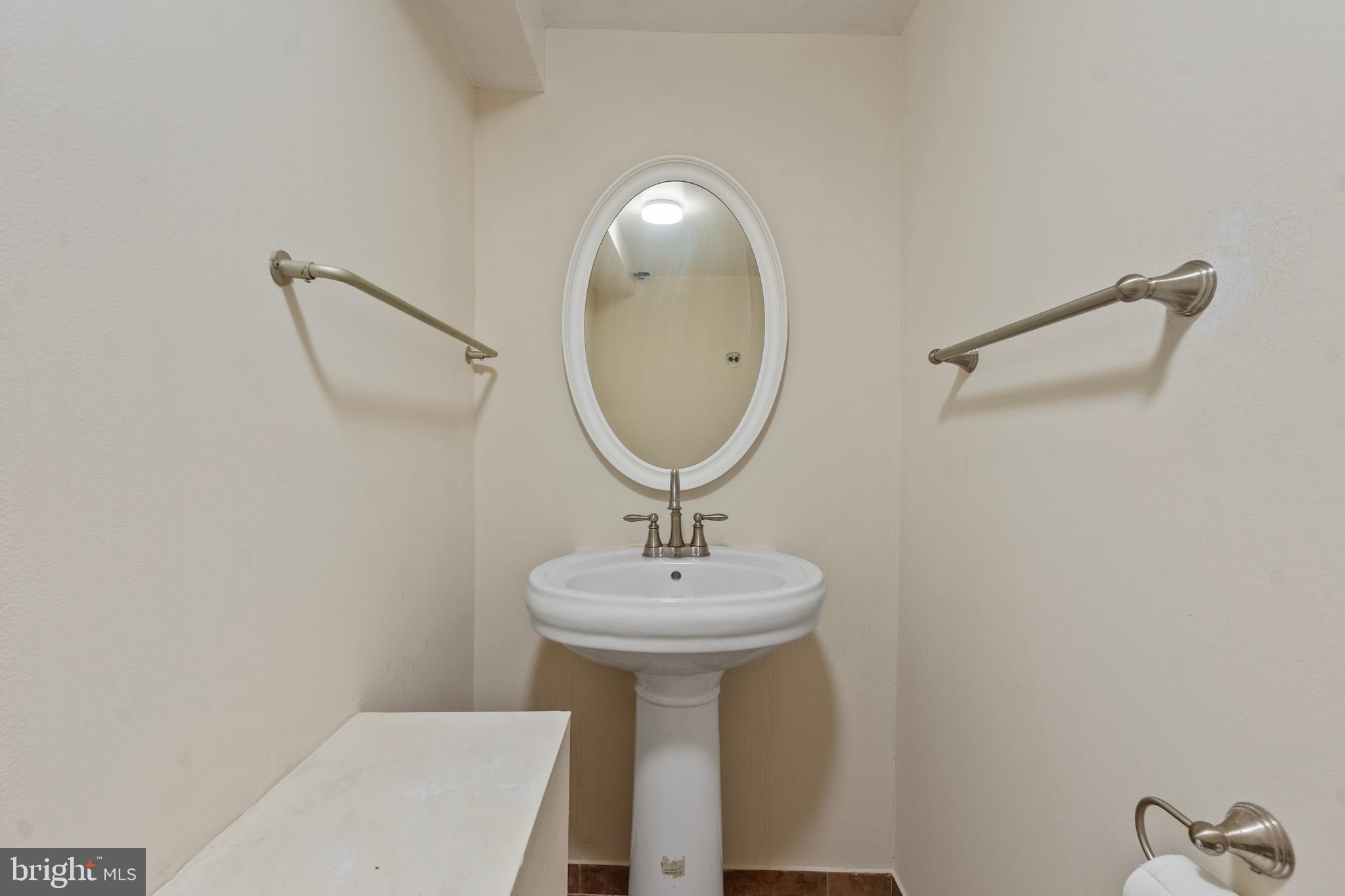 5472 Bucknell Road Baltimore, MD 21206 - Photo 30 of 34 Bathroom