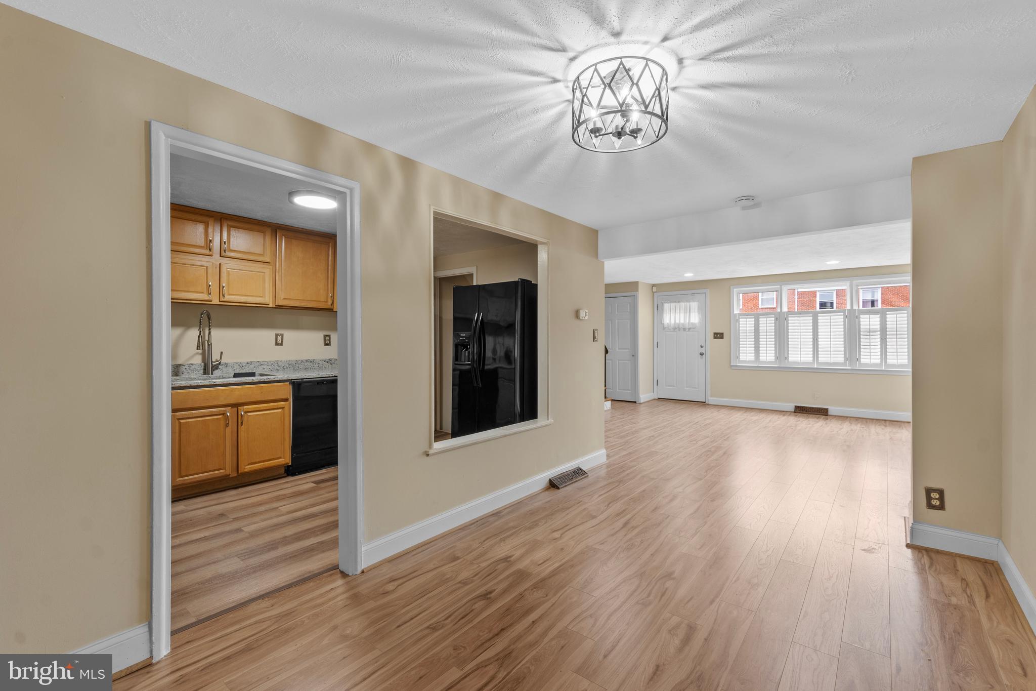 5472 Bucknell Road Baltimore, MD 21206 - Photo 9 of 34 Dining Room