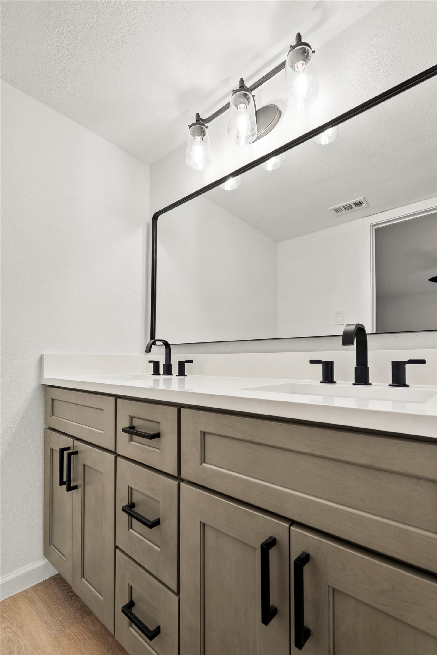 507 West Dittmar Road Austin, TX 78745 - Photo 9 of 40