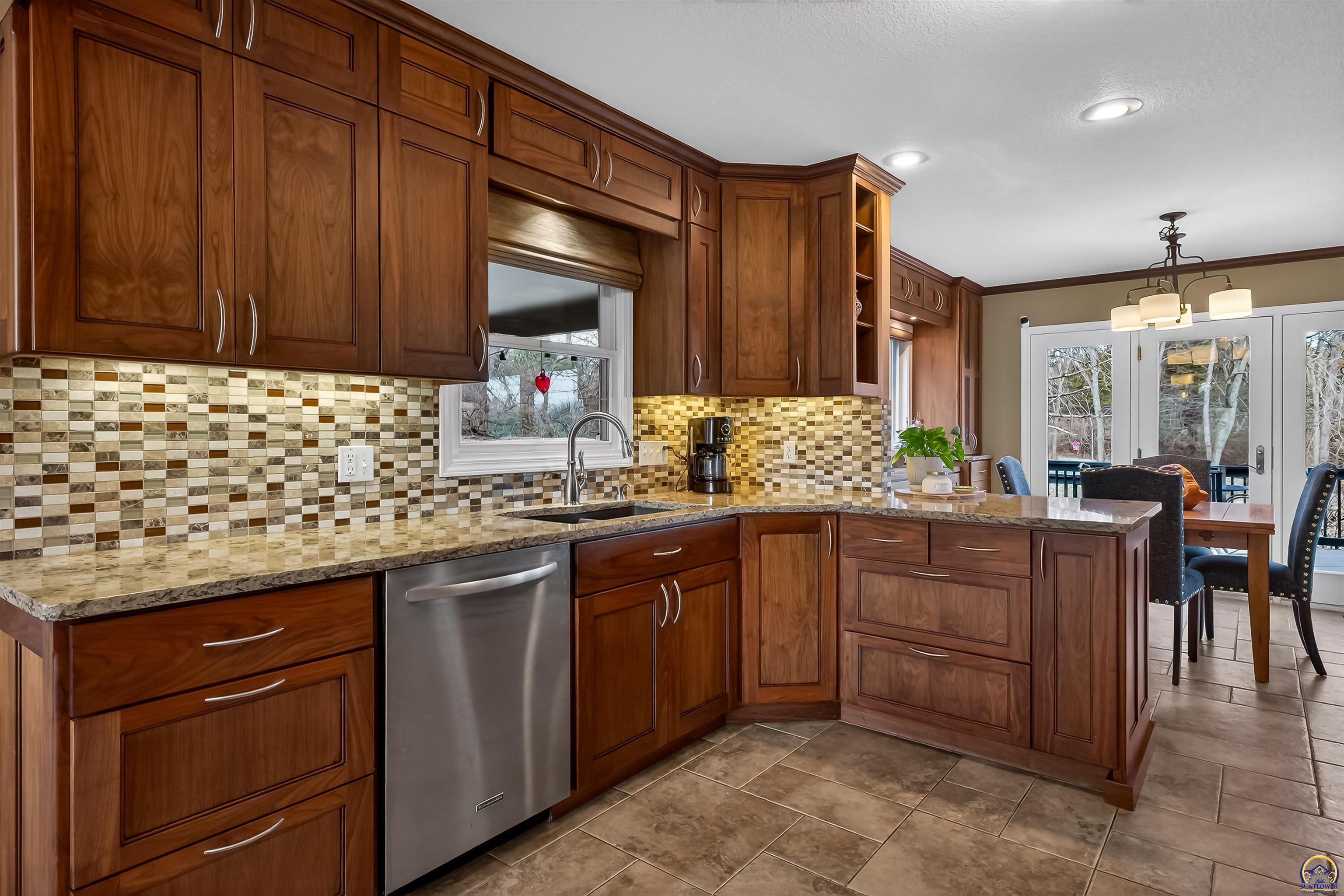 5934 Southwest 47th Street Topeka, KS 66610 - Photo 3 of 74