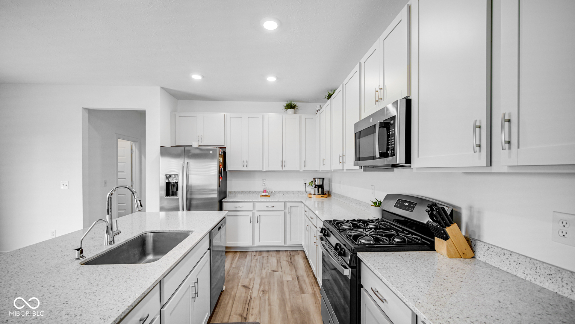 7226 Sayers Road Indianapolis, IN 46259 - Photo 7 of 30 Gallery Image 7