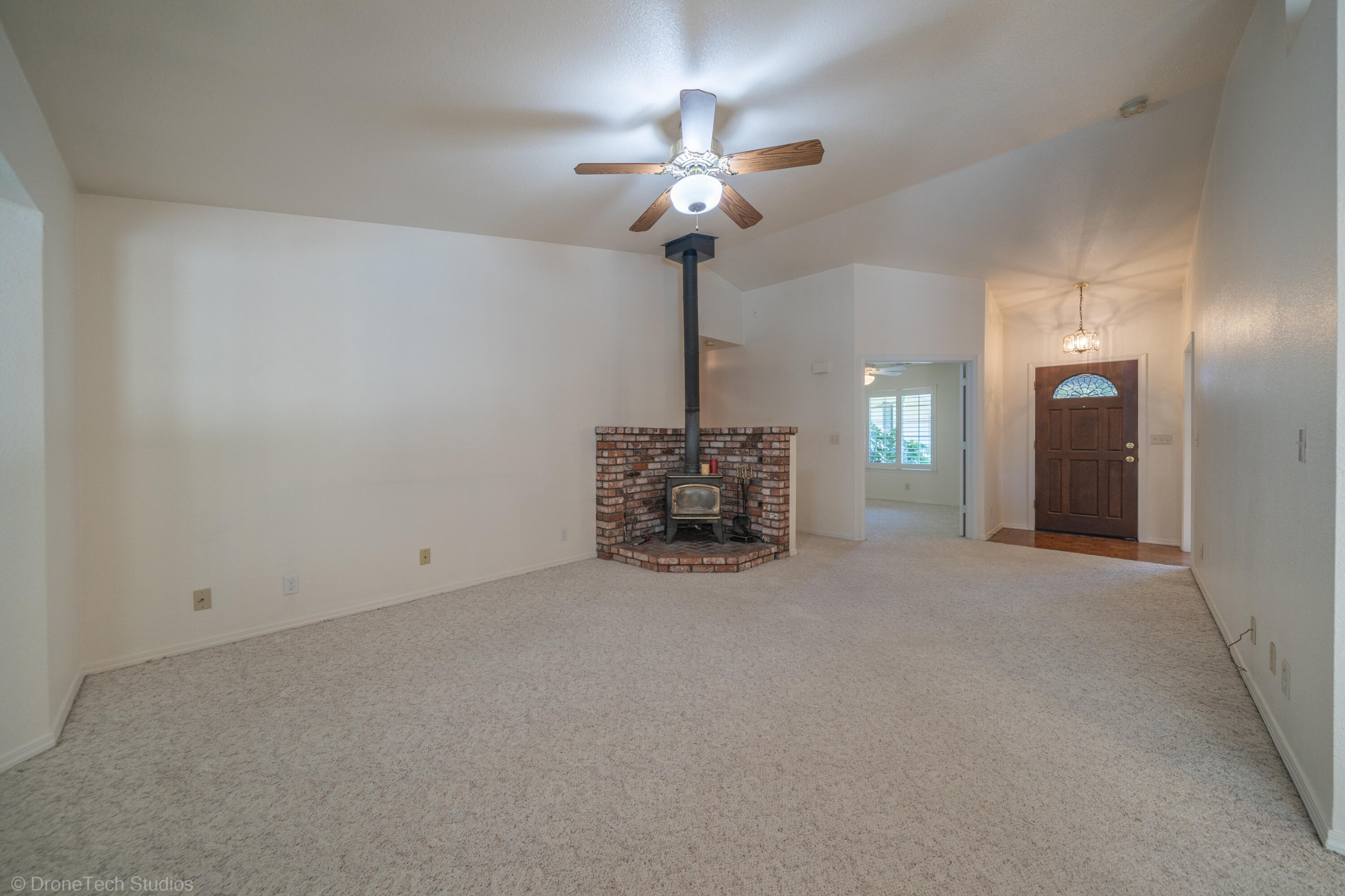 2227 Wicklow Street Redding, CA 96001 - Photo 12 of 90 2227 Wicklow St-12