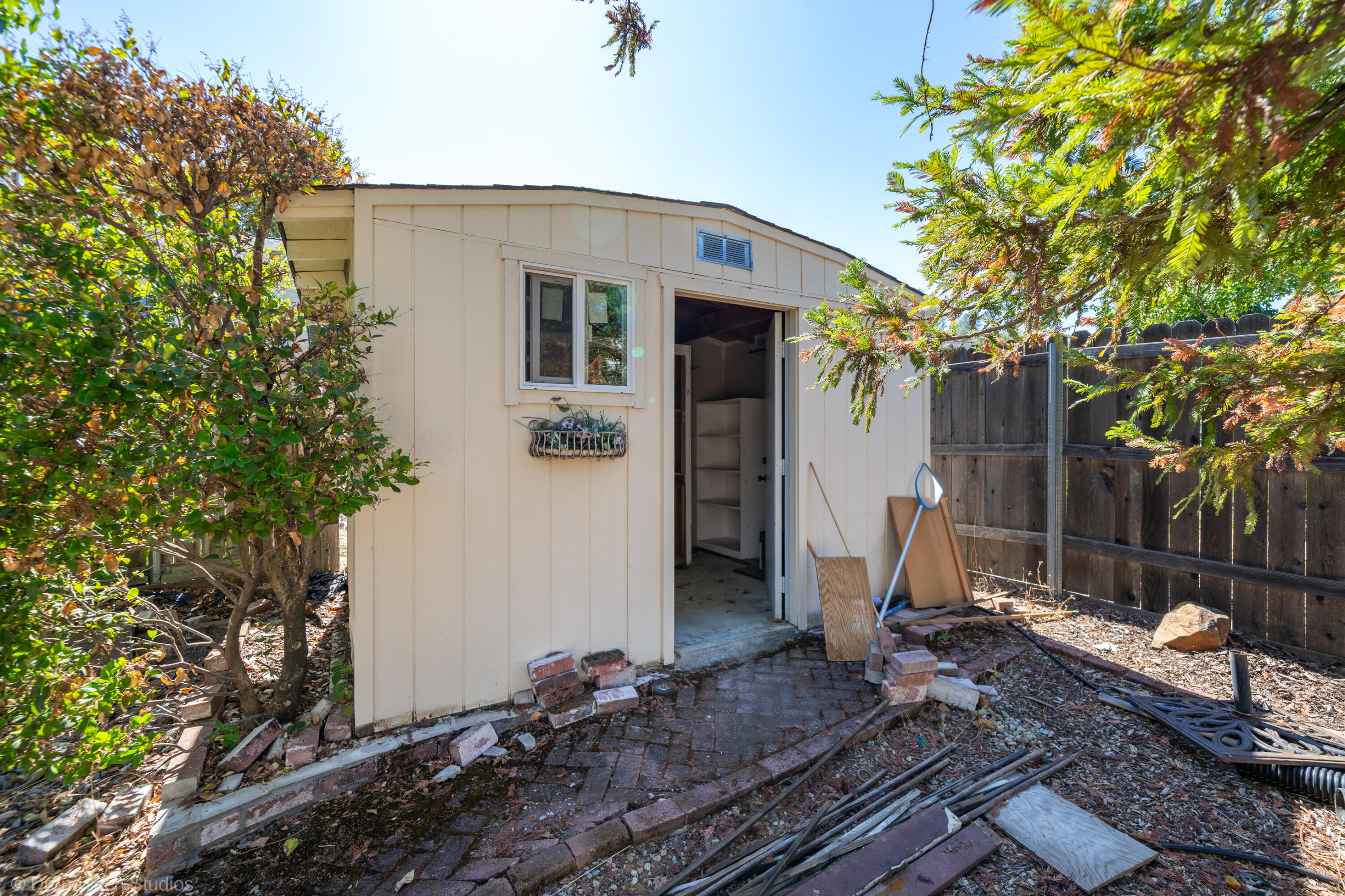 2227 Wicklow Street Redding, CA 96001 - Photo 62 of 90 2227 Wicklow St-62