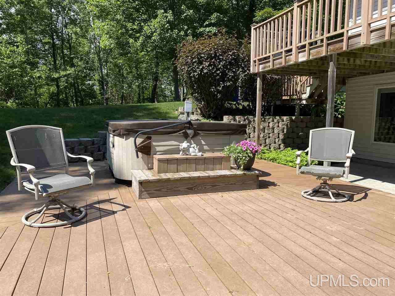 154 Lakeside Road Manistique, MI 49854 - Photo 4 of 55 Gallery Image 4