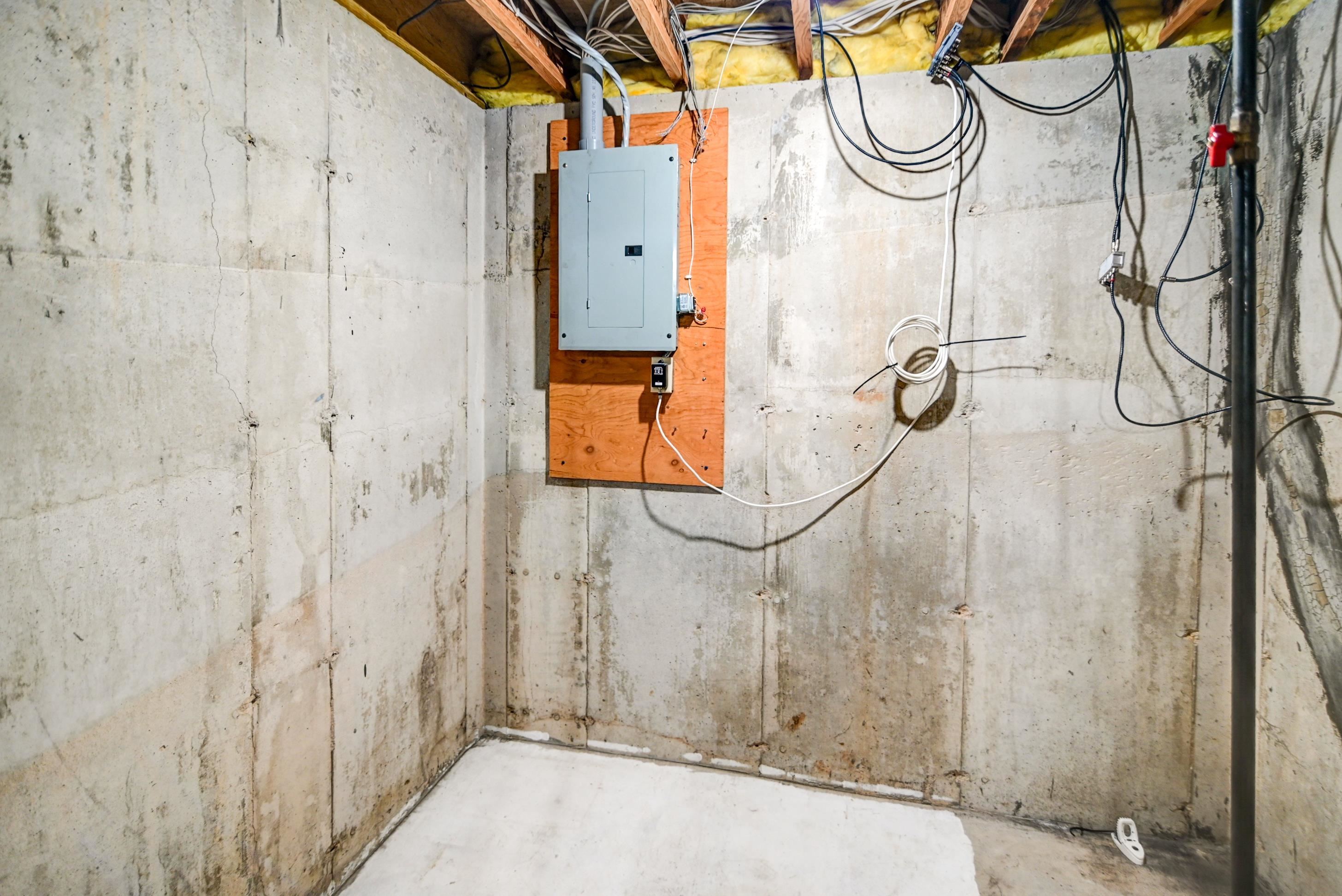 6159 Dell Drive, Unit 1 Madison, WI 53718 - Photo 34 of 43