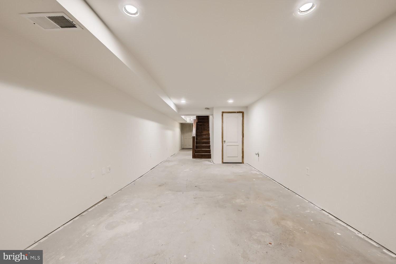 816 West 37th Street Baltimore, MD 21211 - Photo 25 of 33